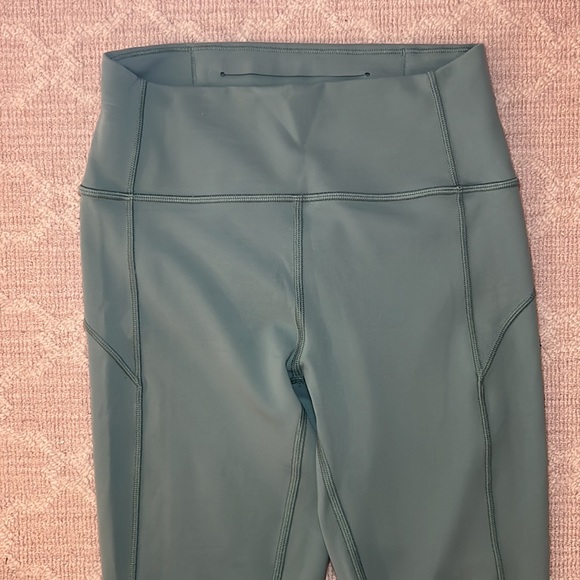 Lululemon in movement tights 7/8 size 4 - Picture 3 of 6